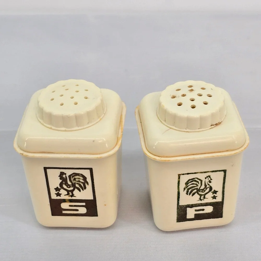 Vintage Lustroware Rooster Salt Pepper Shakers Cream Mid Century‎ Farmhouse